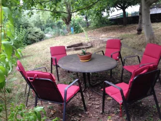 Sitzmöglichkeit Garten (© Petra Weißgerber-Bolz)