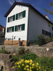 Hausansicht (© Petra Weißgerber-Bolz)