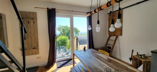 Essbereich mit Blick zur Sauna (© Kerstin Opitz)