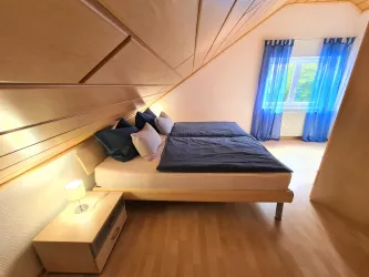 Schlafzimmer 1 mit Doppelbett