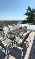 Terrasse mit Blickauf Königsbach und Rheinebene