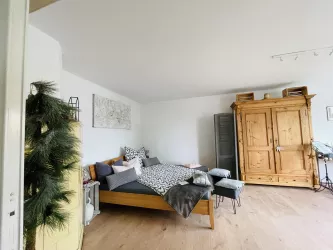 Schlafen & Arbeiten mit Gartenblick