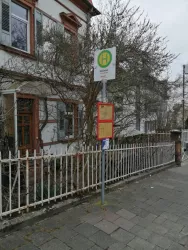 Bushaltestelle Karolinenstraße_3 (© TKS GmbH)