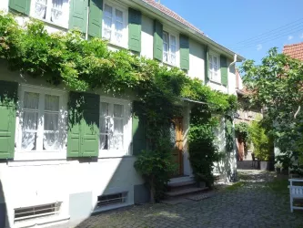 Außenansicht / Eingang (© Rebstöckel Gästehaus . WeinHof & Vinothek)