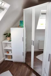 Kleiderschrank