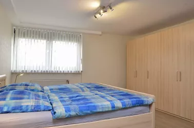 Schlafzimmer, neu renoviert und eingerichtet