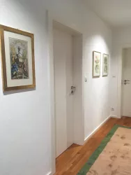 Flur zum Schlafzimmer und Wohnzimmer