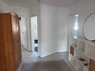 Ein heller Eingangsbereich.