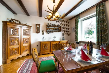 Etage 1 Esszimmer (© Silvia Adam-Gürkanlka)