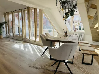 Esszimmer und Terrasse