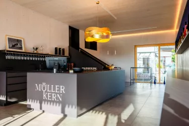 Vinothek innen © Weingut Müller Kern