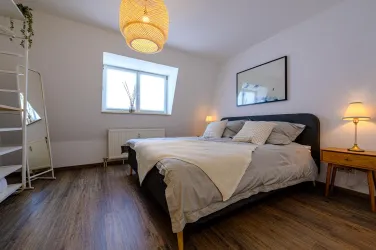 0015 0011 Astrid Varga FeWo Neustadt 20250428 RR