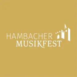 Das Logo des Hambacher Musikfests auf goldfarbenem Hintergrund. Es zeigt den Schriftzug und eine grafische Darstellung von Burgen.