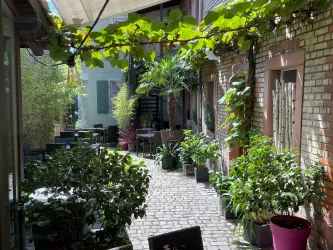 Rebstöckel Gästehaus . WeinHof & Vinothek - Innenhof
