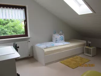 Schlafzimmer 2