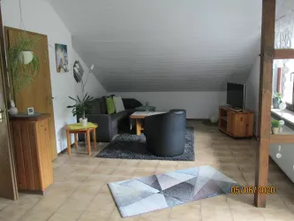 Wohnzimmer links