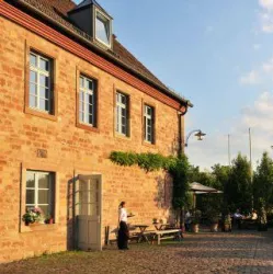 Biergarten2 (© Archiv: Kloster Hornbach)