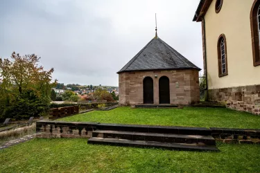 Die Pirminiusgrabstätte (© Pfalz.Touristik e.V.)