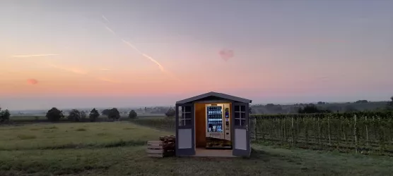 Weingut Nicklis Weinautomat (© Weingut Nicklis)