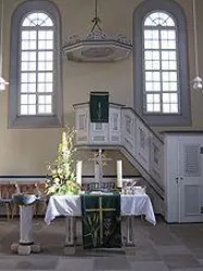 Prot. Kirche, Altar und Kanzel (© Archiv Urlaubsregion Freinsheim)