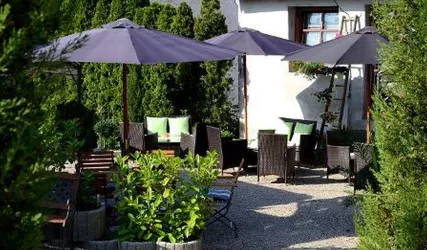 Weingut Sippel - Hofansicht (© Vinum Horeum)