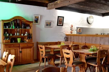 Weingut Sippel - mietbare Weinscheue bis 60 Pers. (© Vinum Horeum)