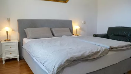Schlafzimmer 1 Doppelbett 180x200