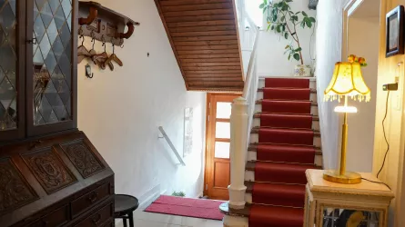 Flur Eingang Treppenhaus EG