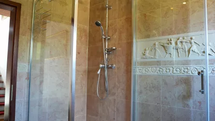 Bad mit Dusche OG