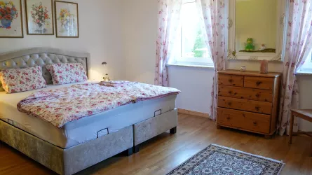 Schlafzimmer 2 Doppelbett 180x200 OG