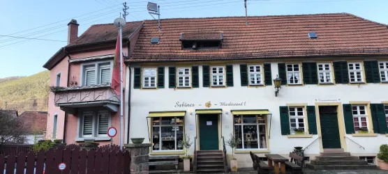 ehemaliges Schulhaus - bei Infotafel 12