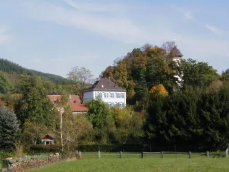 Pfarrhaus mit Wehrkirche