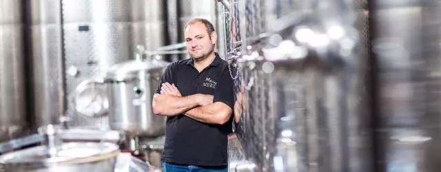 Weingut Merk Stahltank (© Merk)