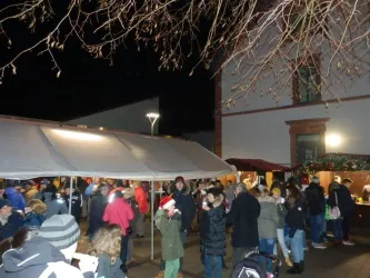 Weihnachtsmarkt (© Ortsgemeinde Mittelbrunn)