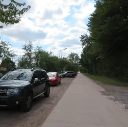 Parkplatz Waldstraße - Oldtimerscheune