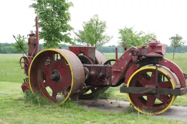 Oldtimer an der Oldtimerscheune