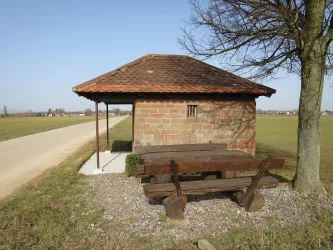 Kapelle mit Rastplatz