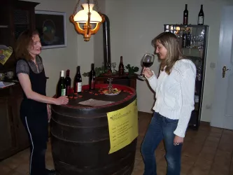 Weinprobe im Weingut Kern (© Weingut Kern)