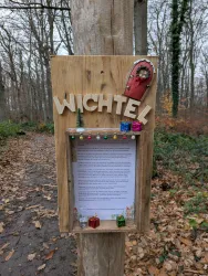 Wichtel Hinweisschild (© VG Nordpfälzer Land)