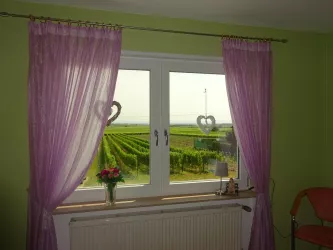 Schlafzimmer - Blick in die Rheinebene