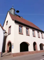 Rathaus in Impflingen mit Arkadenhallen