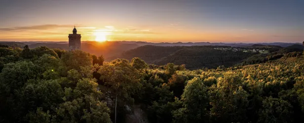 Luitpoldturm bei Sonnenaufgang