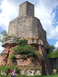 Burg Gräfenstein bei Merzalben - Bergfried (© Archiv Tourist Information)