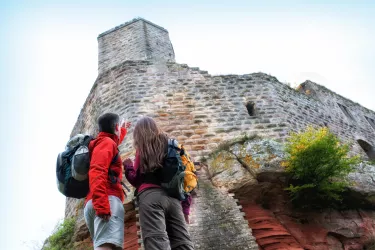 Siebeneckiger Bergfried der Burg Gräfenstein