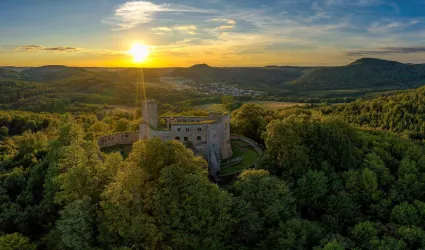Burg Gräfenstein im Sonnenuntergang