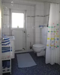 Badezimmer EG (© Archiv Haus Wiesengrund)