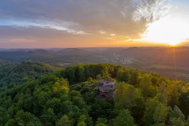 Winschertfelsen mit Burg Gräfenstein und Merzalben