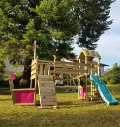 Kinderspielgerüst (© Archiv: Hostel Forsthaus)