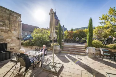 Terrasse Weinhaus Messmer (© Verein SÜW T. Kujat)