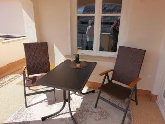 Großer Balkon mit Überdachung